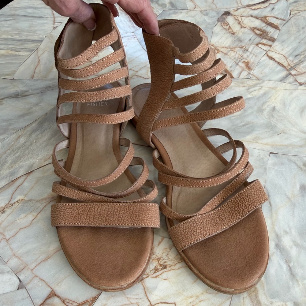 Eileen Fisher Vero Cuoio Women's Sandals. Size 7.5 Fits closer to 8- 8.5